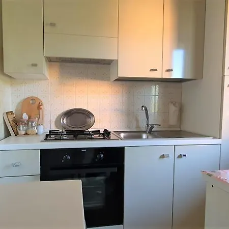 Apartment Peschiera - Two Bedroom With Balcony Peschiera del Garda